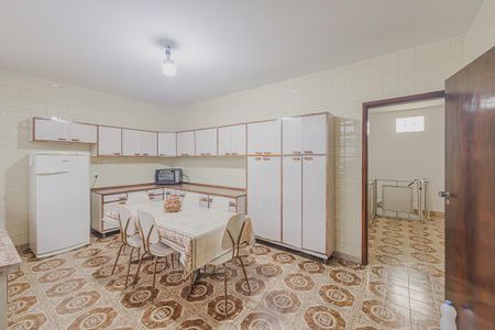 Casa à venda com 354m², 3 quartos e 8 vagasCozinha