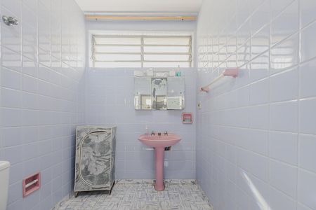 Casa à venda com 354m², 3 quartos e 8 vagasBanheiro