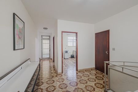 Casa à venda com 354m², 3 quartos e 8 vagasCorredor