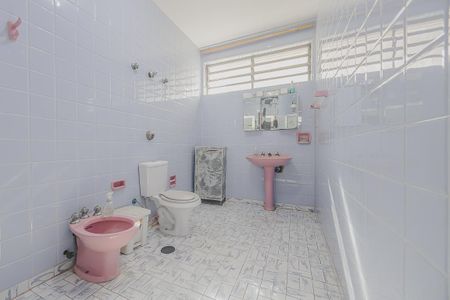 Casa à venda com 354m², 3 quartos e 8 vagasBanheiro