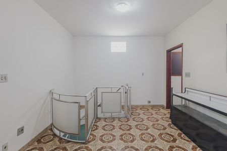 Casa à venda com 354m², 3 quartos e 8 vagasCorredor