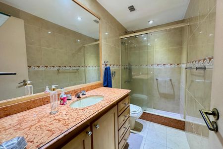 Apartamento à venda com 90m², 3 quartos e 1 vaga Apartamento à venda com 90m², 3 quartos e 1 vagaBanheiro