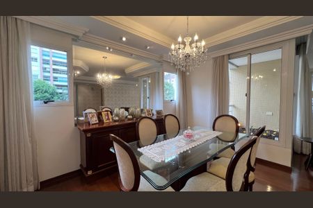Apartamento à venda com 218m², 4 quartos e 3 vagasSala de Jantar