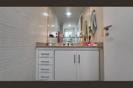 Apartamento à venda com 218m², 4 quartos e 3 vagasBanheiro da Suíte 2