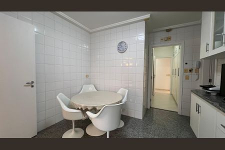 Apartamento à venda com 218m², 4 quartos e 3 vagasCopa