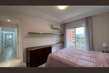 Apartamento à venda com 218m², 4 quartos e 3 vagasSuíte 3