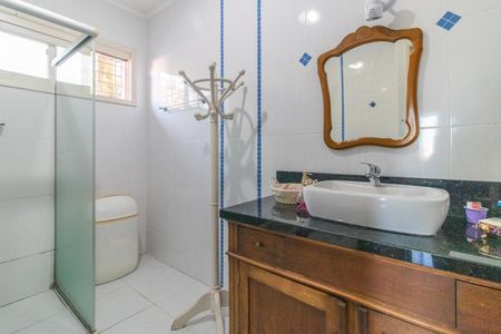 Casa à venda com 129m², 5 quartos e 4 vagas Casa à venda com 129m², 5 quartos e 4 vagasBanheiro da Suíte