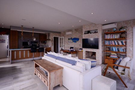 Apartamento à venda com 243m², 3 quartos e 3 vagas Apartamento à venda com 243m², 3 quartos e 3 vagasÁrea comum