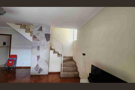 Casa à venda com 128m², 3 quartos e 2 vagas