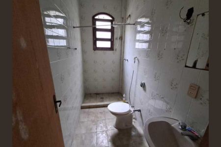 Casa de condomínio à venda com 297m², 3 quartos e 4 vagas