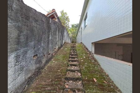 Casa de condomínio à venda com 297m², 3 quartos e 4 vagas