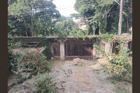 Casa de condomínio à venda com 297m², 3 quartos e 4 vagas