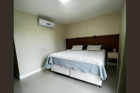 Casa de condomínio à venda com 209m², 5 quartos e 2 vagas