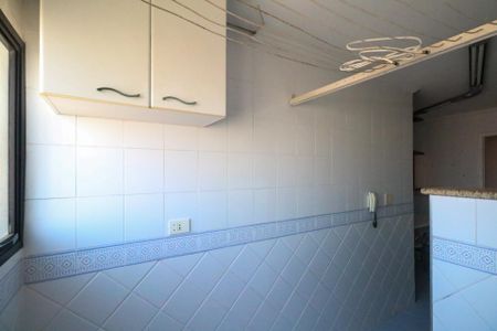 Apartamento à venda com 95m², 3 quartos e 2 vagas Apartamento à venda com 95m², 3 quartos e 2 vagasÁrea de Serviço