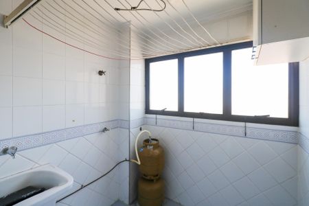 Apartamento à venda com 95m², 3 quartos e 2 vagas Apartamento à venda com 95m², 3 quartos e 2 vagasÁrea de Serviço