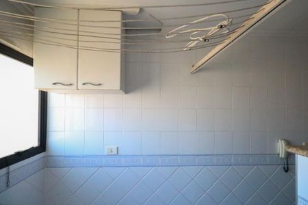 Apartamento à venda com 95m², 3 quartos e 2 vagas Apartamento à venda com 95m², 3 quartos e 2 vagasÁrea de Serviço