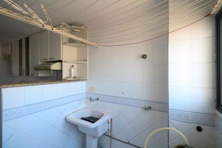 Apartamento à venda com 95m², 3 quartos e 2 vagas Apartamento à venda com 95m², 3 quartos e 2 vagasÁrea de Serviço