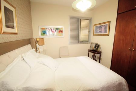 Apartamento à venda com 135m², 3 quartos e 2 vagasQuarto 3