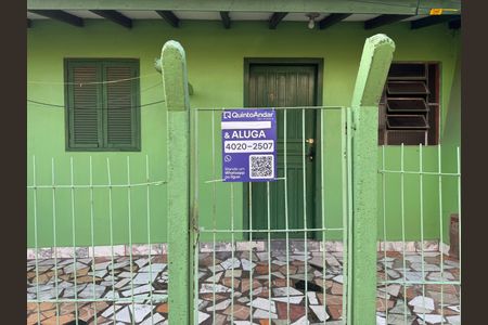 Casa para alugar com 60m², 2 quartos e 1 vaga Casa para alugar com 60m², 2 quartos e 1 vagaFachada