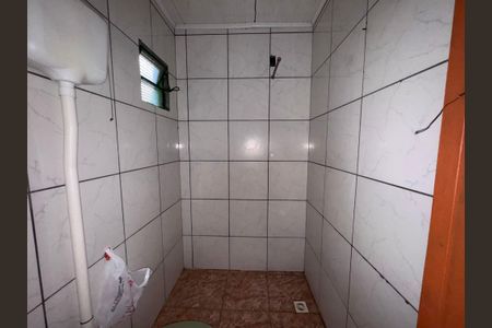Casa para alugar com 60m², 2 quartos e 1 vaga Casa para alugar com 60m², 2 quartos e 1 vagaBanheiro