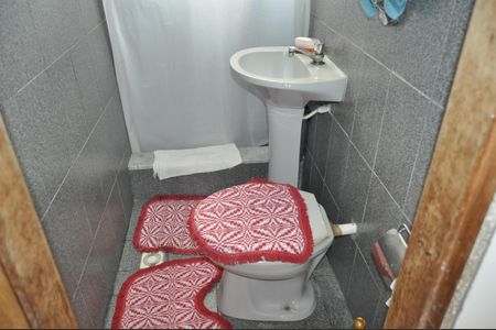 Casa à venda com 100m², 3 quartos e sem vagaBanheiro