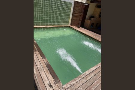 Casa de condomínio à venda com 287m², 3 quartos e 1 vaga