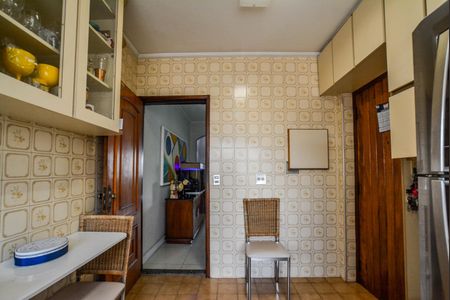 Apartamento à venda com 119m², 3 quartos e 2 vagas Apartamento à venda com 119m², 3 quartos e 2 vagasCozinha