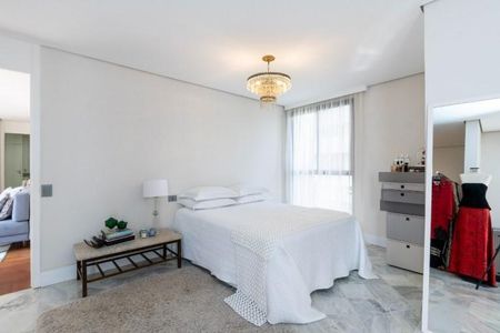 Apartamento à venda com 180m², 3 quartos e 4 vagas