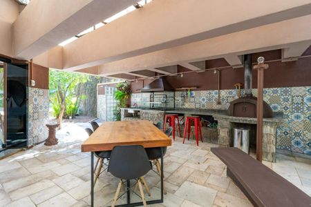 Apartamento à venda com 180m², 3 quartos e 4 vagas