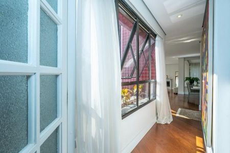 Apartamento à venda com 180m², 3 quartos e 4 vagas