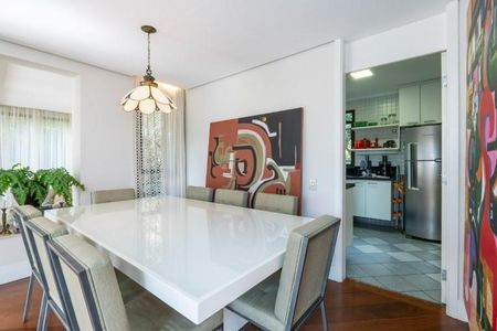 Apartamento à venda com 180m², 3 quartos e 4 vagas