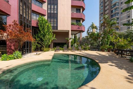 Apartamento à venda com 180m², 3 quartos e 4 vagas