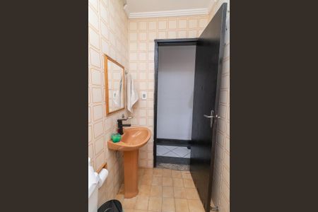 Casa à venda com 189m², 4 quartos e 1 vagaBanheiro 2