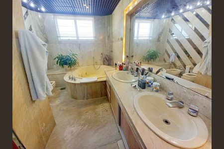 Apartamento à venda com 250m², 4 quartos e 3 vagas