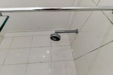 Apartamento à venda com 221m², 3 quartos e 3 vagasBanheiro da Suíte 2 - chuveiro