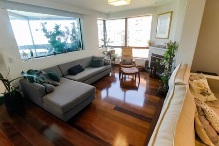 Apartamento à venda com 221m², 3 quartos e 3 vagasSala 2