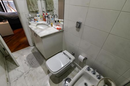 Apartamento à venda com 221m², 3 quartos e 3 vagasBanheiro da Suíte 2