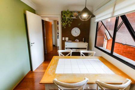 Apartamento à venda com 221m², 3 quartos e 3 vagasCopa