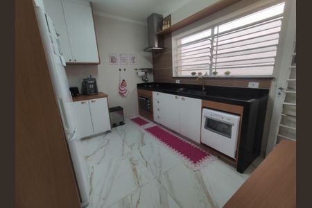 Casa à venda com 211m², 4 quartos e 3 vagas Casa à venda com 211m², 4 quartos e 3 vagasFoto 12