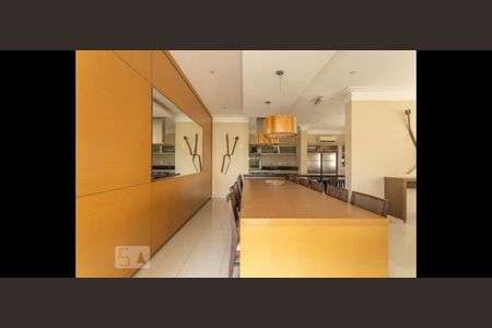 Apartamento à venda com 190m², 3 quartos e 3 vagas Apartamento à venda com 190m², 3 quartos e 3 vagasÁrea comum - Salão de festas
