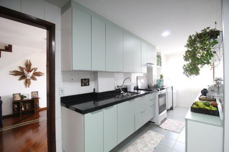 Apartamento à venda com 256m², 3 quartos e 2 vagasCozinha