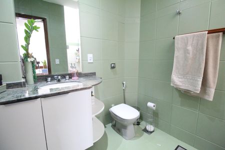 Apartamento à venda com 256m², 3 quartos e 2 vagasBanheiro social