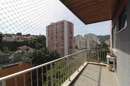 Apartamento à venda com 256m², 3 quartos e 2 vagasVista da Suíte 2