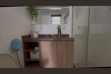 Apartamento à venda com 256m², 3 quartos e 2 vagas Apartamento à venda com 256m², 3 quartos e 2 vagasBanheiro da suíte 2