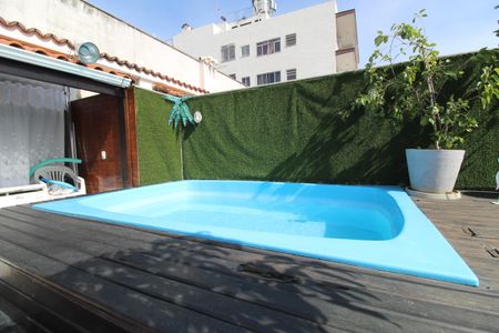 Apartamento à venda com 256m², 3 quartos e 2 vagasPiscina