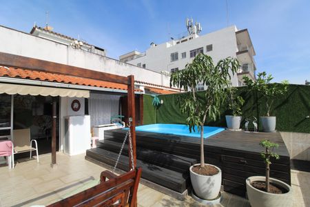 Apartamento à venda com 256m², 3 quartos e 2 vagasPiscina