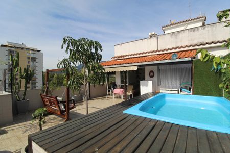 Apartamento à venda com 256m², 3 quartos e 2 vagasPiscina