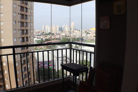 Apartamento à venda com 60m², 2 quartos e 1 vaga Apartamento à venda com 60m², 2 quartos e 1 vagaVaranda