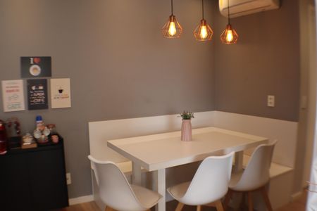 Apartamento à venda com 60m², 2 quartos e 1 vaga Apartamento à venda com 60m², 2 quartos e 1 vagaSala de Jantar