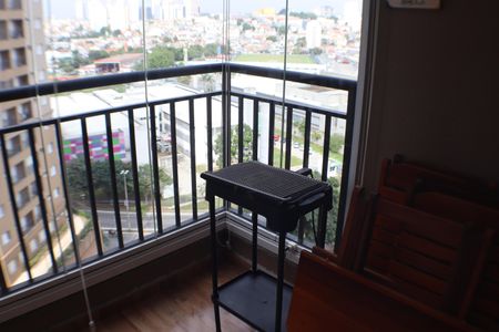 Apartamento à venda com 60m², 2 quartos e 1 vaga Apartamento à venda com 60m², 2 quartos e 1 vagaVaranda